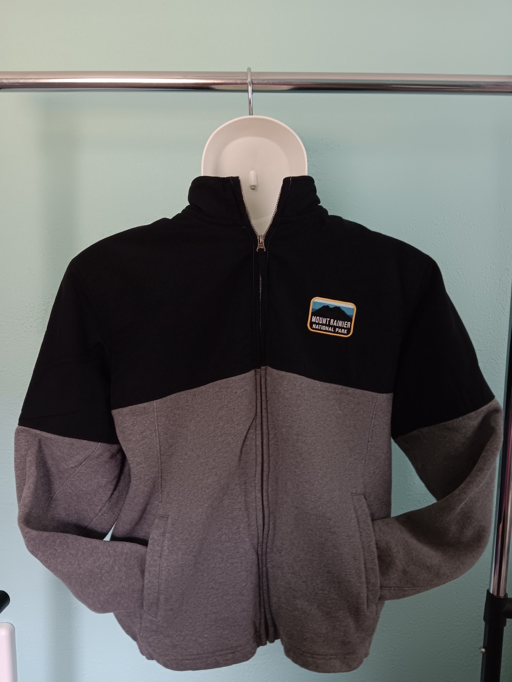 Mount Rainier National Park Two-Tone Zip-Up Jacket - Black & Gray Size Large